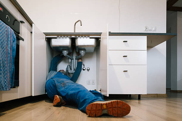 Professional Pipe Repair technician working in Edgewater, MD